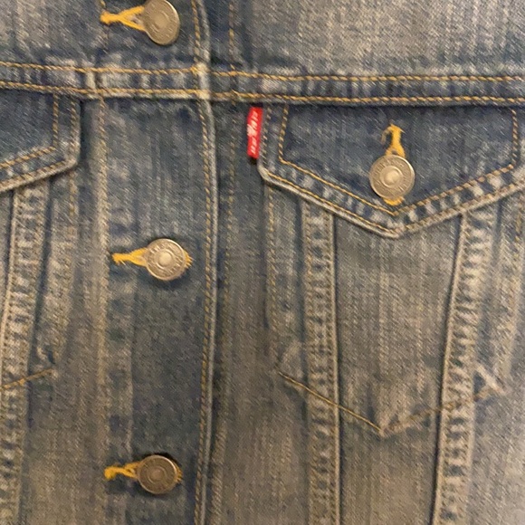 Levi’s Denim Jacket Vest Women’s - Picture 4 of 5